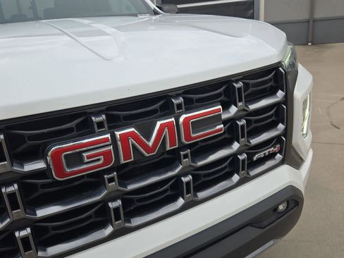 Used 2024 GMC Canyon AT4 image 11