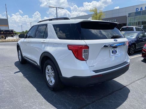 Certified 2023 Ford Explorer XLT RWD image 5