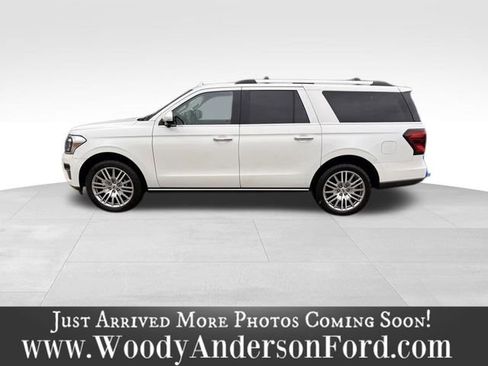 Used 2023 Ford Expedition Max Limited AWD/4WD image 3
