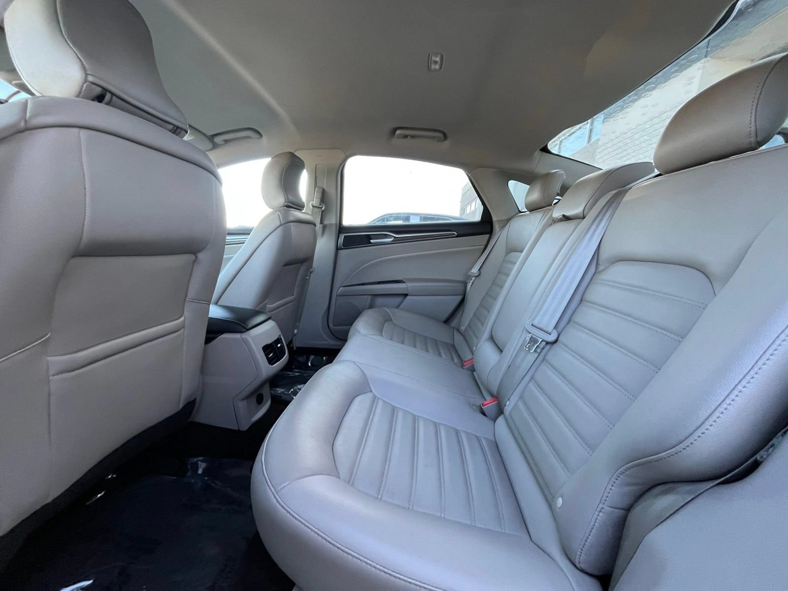 Used 2018 Ford Fusion SE w/ Fusion SE Technology Package FWD image 30