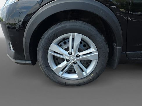 New 2025 Nissan Kicks Play S image 9