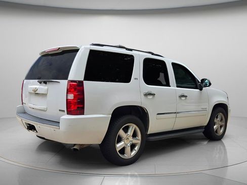 Used 2011 Chevrolet Tahoe LTZ RWD image 7