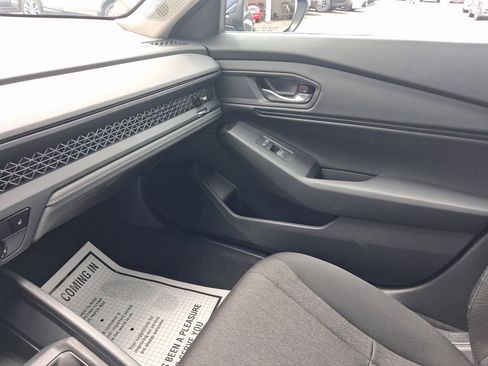 Used 2023 Honda Accord EX image 21