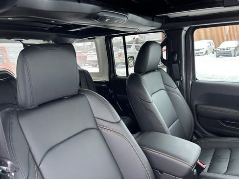 New 2026 Jeep Wrangler Unlimited Sahara AWD/4WD image 32