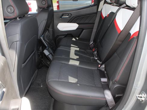 Used 2023 GMC Canyon AT4X AWD/4WD image 17