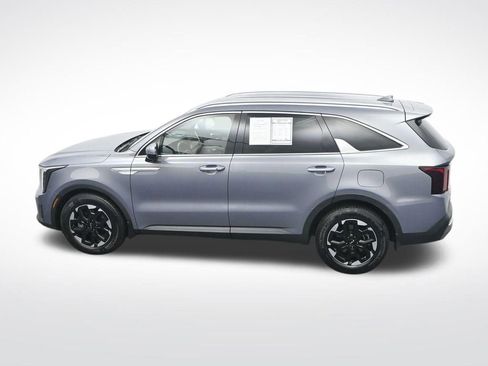 Used 2024 Kia Sorento S FWD image 31