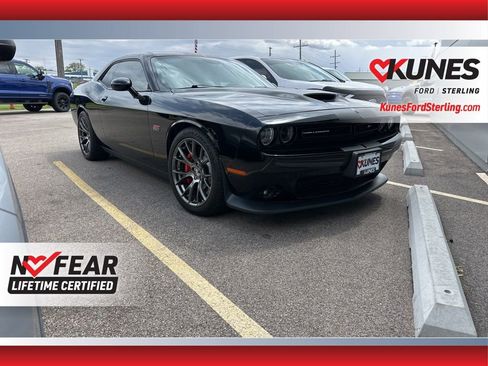 Used 2016 Dodge Challenger SRT w/ Technology Group RWD image 1