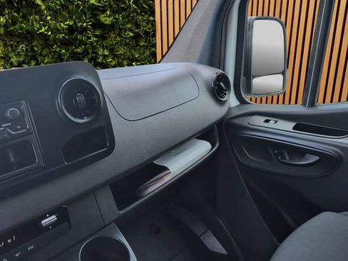 Used 2019 Mercedes-Benz Sprinter 2500 image 14