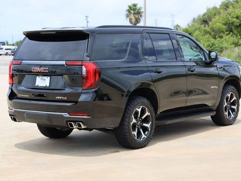 Used 2025 GMC Yukon AT4 AWD/4WD image 8