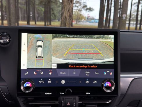 Used 2024 Lexus GX 550 image 4