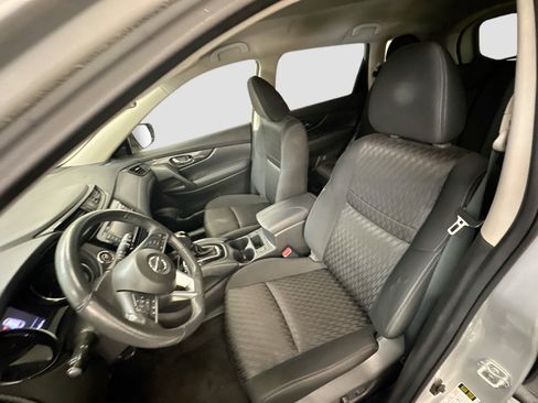 Used 2018 Nissan Rogue SV w/ Premium Package AWD/4WD image 13
