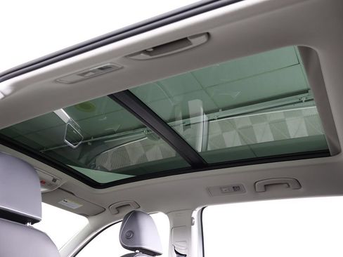 Used 2023 Volkswagen Tiguan SE w/ Panoramic Sunroof Package AWD/4WD image 21