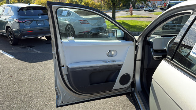 Used 2023 Hyundai Ioniq 5 Limited AWD/4WD image 8