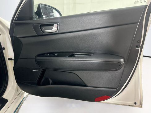 Used 2017 Kia Optima EX FWD image 32