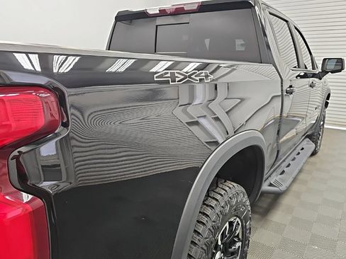Used 2022 Chevrolet Silverado 1500 ZR2 w/ Technology Package AWD/4WD image 10