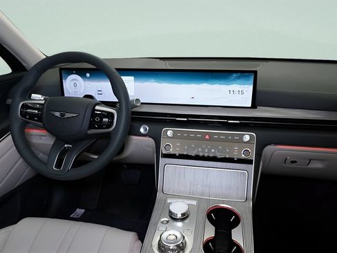 Certified 2025 Genesis GV80 2.5T Advanced AWD/4WD image 14