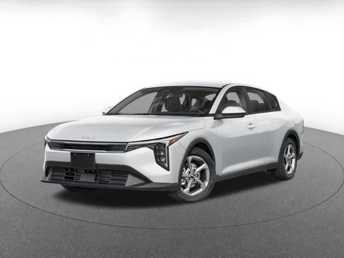 Used 2026 Kia K4 FWD image 3