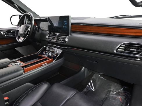 Used 2022 Lincoln Navigator Reserve image 15
