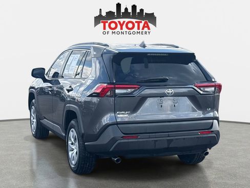 Used 2021 Toyota RAV4 LE image 5