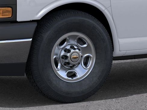 New 2026 Chevrolet Express 2500 image 10