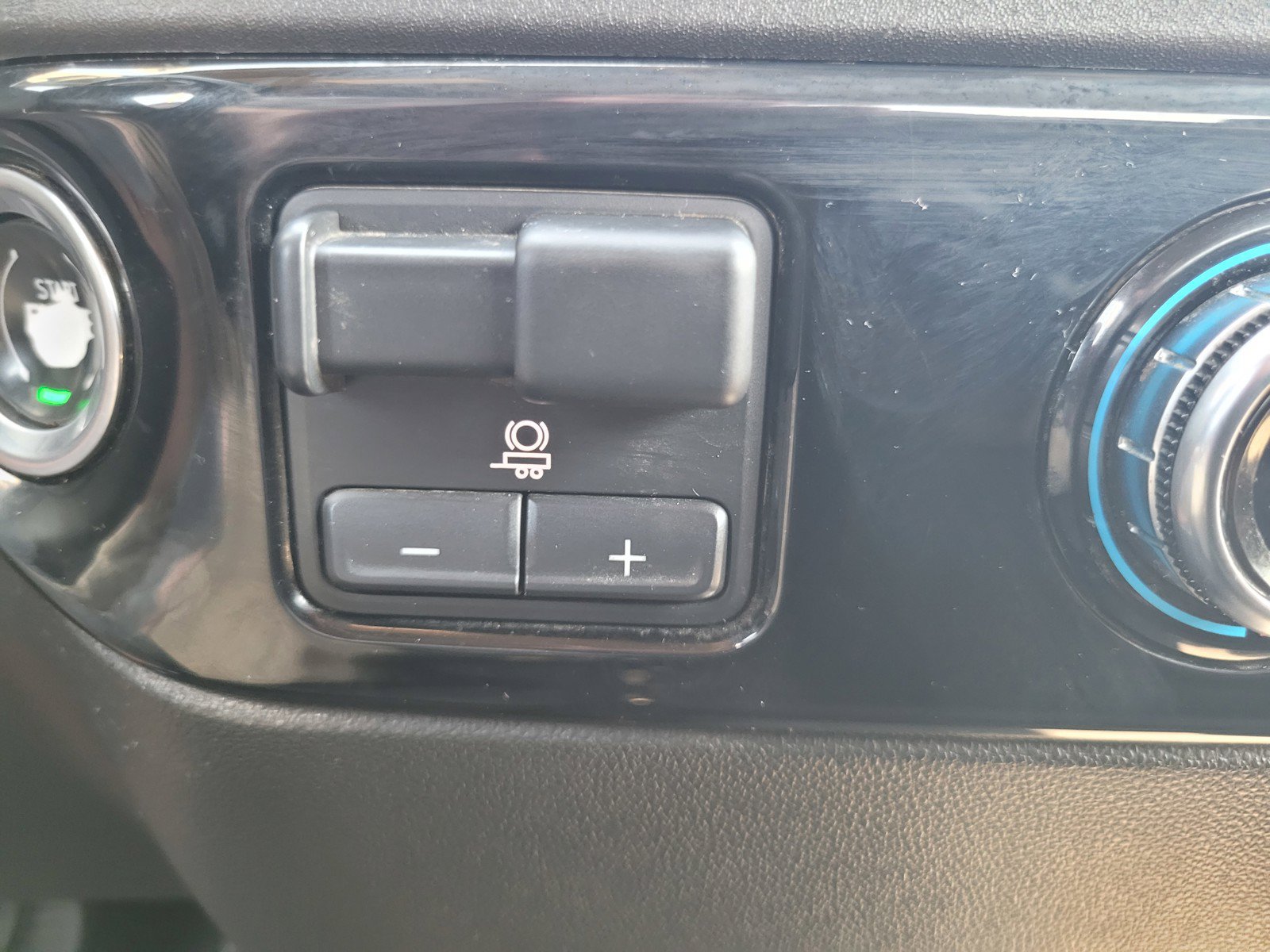 Used 2024 GMC Sierra 3500 SLE w/ SLE Convenience Package AWD/4WD image 23