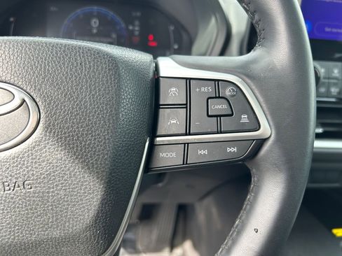 Used 2024 Toyota Grand Highlander AWD image 17
