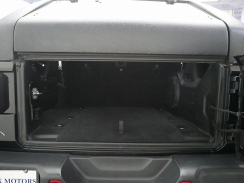 Used 2019 Jeep Wrangler Unlimited Sahara w/ Quick Order Package 24M Moab image 10