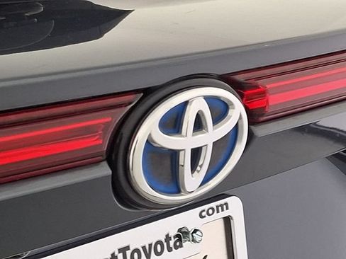 Certified 2021 Toyota Venza LE AWD/4WD image 37