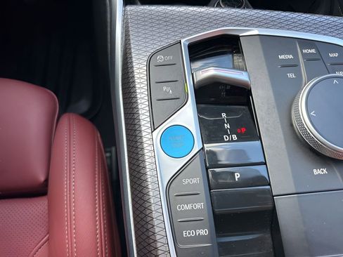 Used 2025 BMW i4 eDrive40 image 24