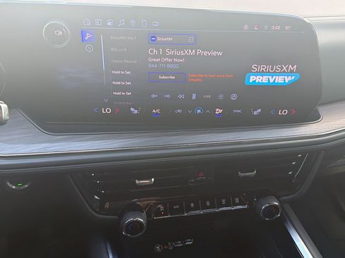 Used 2025 Chevrolet Tahoe Z71 w/ Comfort Package image 22