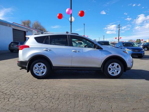 Used 2014 Toyota RAV4 LE image 10