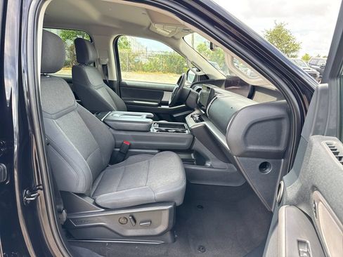 Used 2025 Ford Expedition Active RWD image 29
