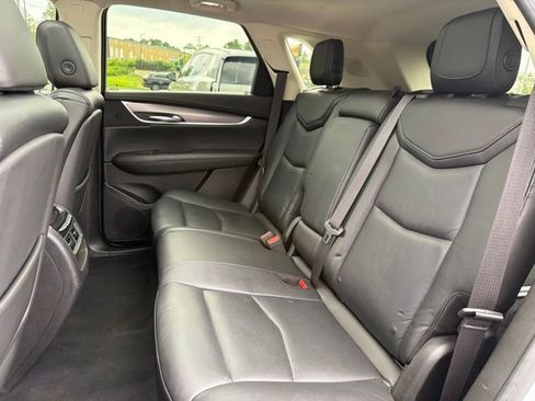 Used 2018 Cadillac XT5 Premium Luxury FWD image 26