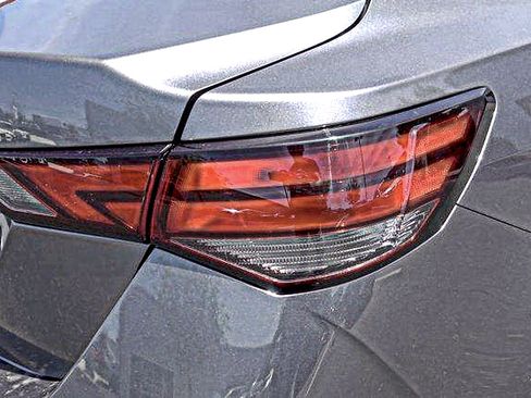 Used 2024 Nissan Sentra S FWD image 5