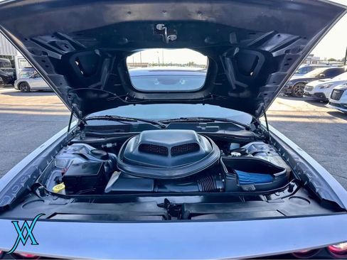 Used 2017 Dodge Challenger R/T RWD image 32