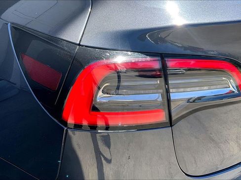 Used 2019 Tesla Model 3 Long Range AWD/4WD image 7