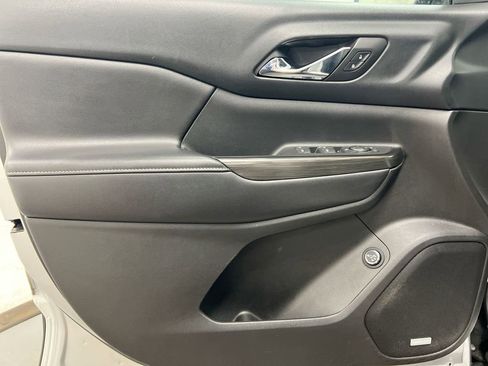 Used 2017 GMC Acadia SLT AWD/4WD image 20