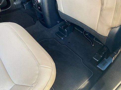 Certified 2021 Ford Explorer Limited w/ Equipment Group 301A image 32