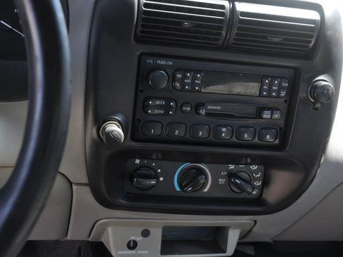 Used 2000 Ford Ranger 2WD Regular Cab image 23
