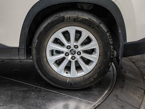 Used 2024 Toyota Grand Highlander AWD image 10