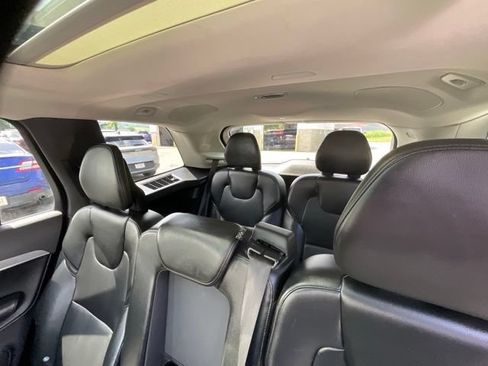 Used 2022 Volvo XC90 T5 Momentum w/ Climate Package AWD/4WD image 15
