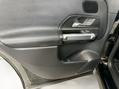 Used 2024 Mercedes-Benz EQB 250+ image 26