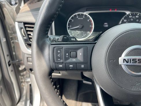 Used 2021 Nissan Rogue SV w/ Premium Package AWD/4WD image 16