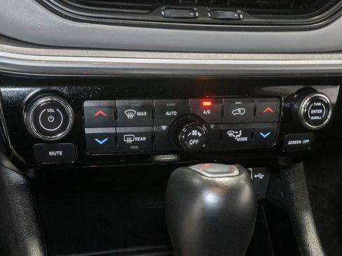 Certified 2025 Jeep Compass Limited AWD/4WD image 21