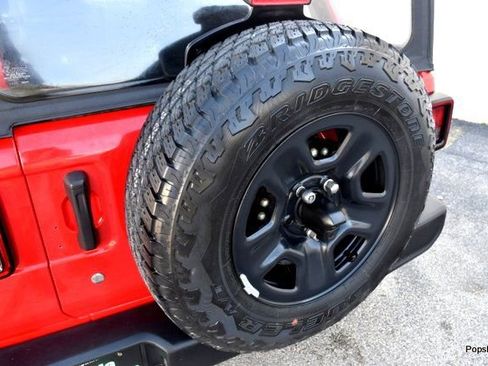 Used 2018 Jeep Wrangler Unlimited Sport image 13