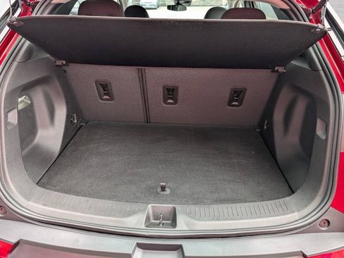 Used 2023 Chevrolet Bolt EUV LT FWD image 15