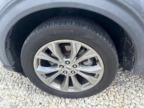 Used 2022 Ford Explorer Limited w/ Equipment Group 301A RWD image 11