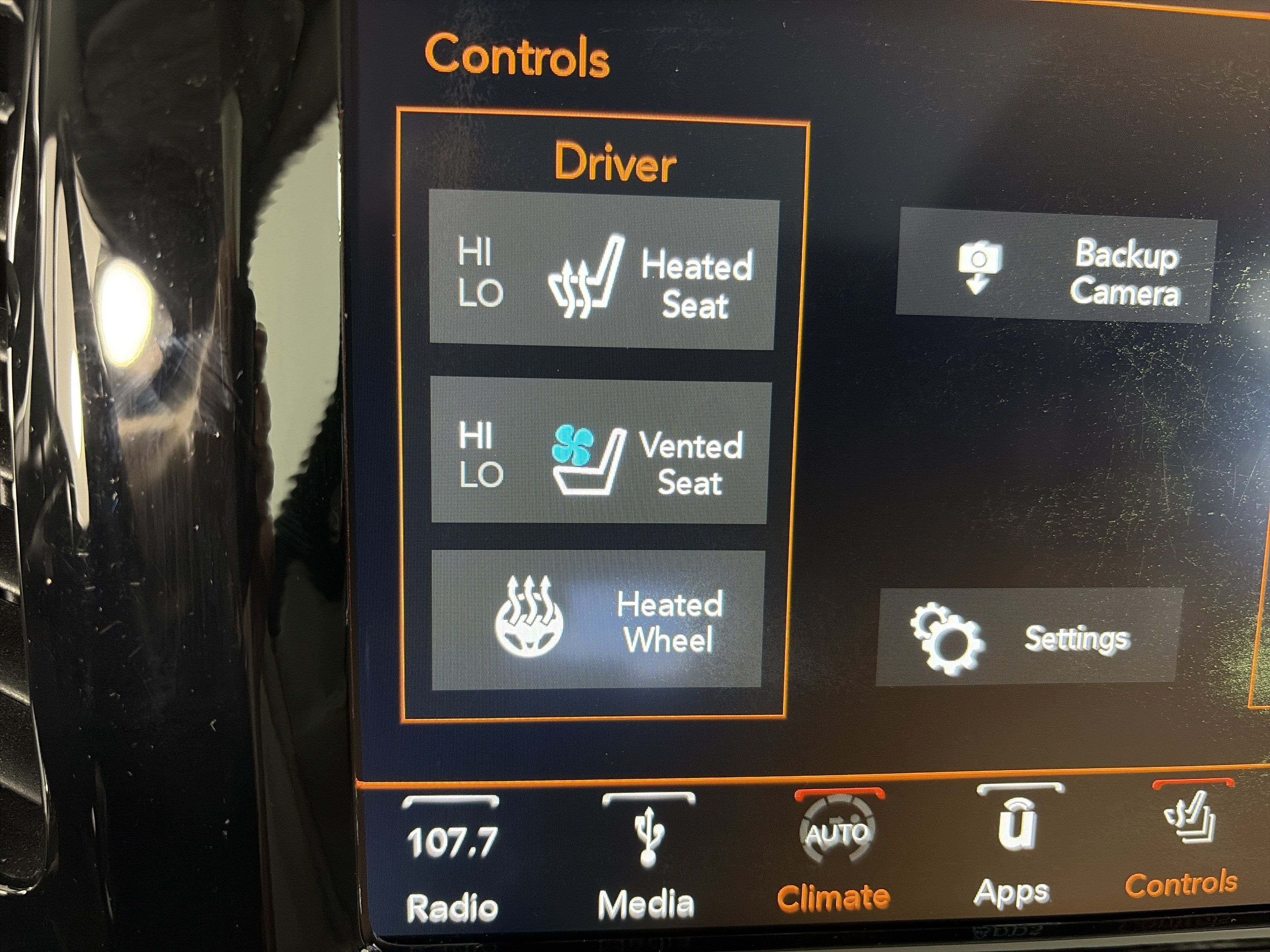 Used 2019 Jeep Cherokee Limited w/ Luxury Group AWD/4WD image 22