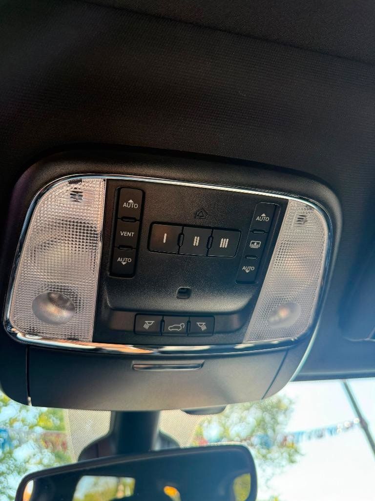 Used 2019 Jeep Grand Cherokee Limited X RWD image 18