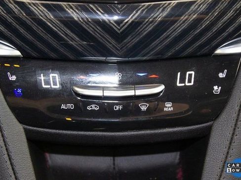 Used 2024 Cadillac XT6 Premium Luxury image 29